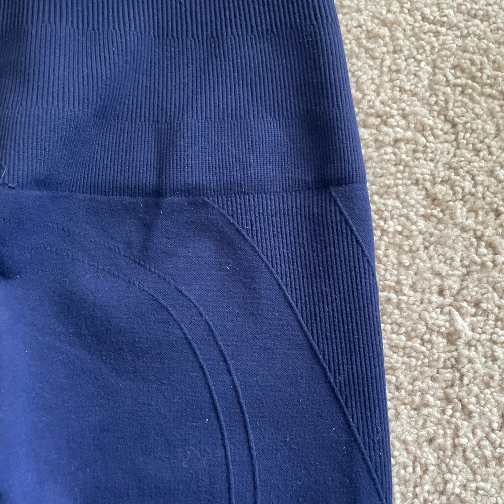 Lululemon In The Flow Crop II - Navy - Picture 9 of 12